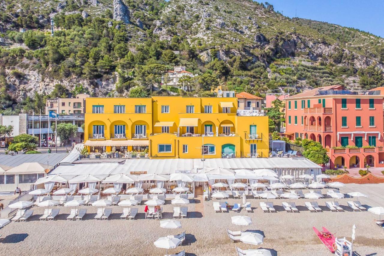 Hotel Albatros Varigotti Esterno foto