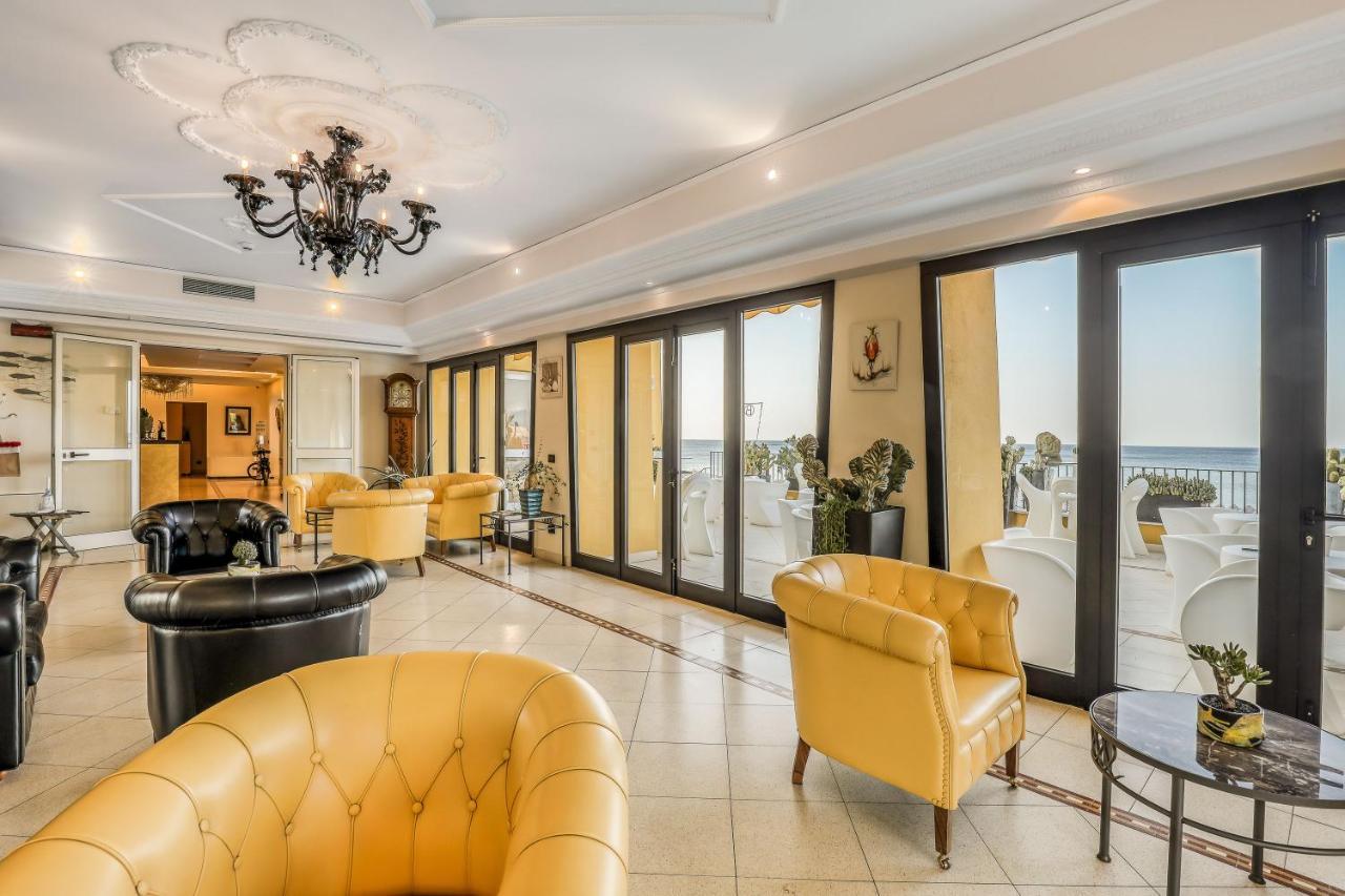 Hotel Albatros Varigotti Esterno foto