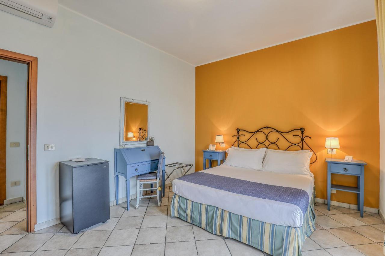 Hotel Albatros Varigotti Esterno foto