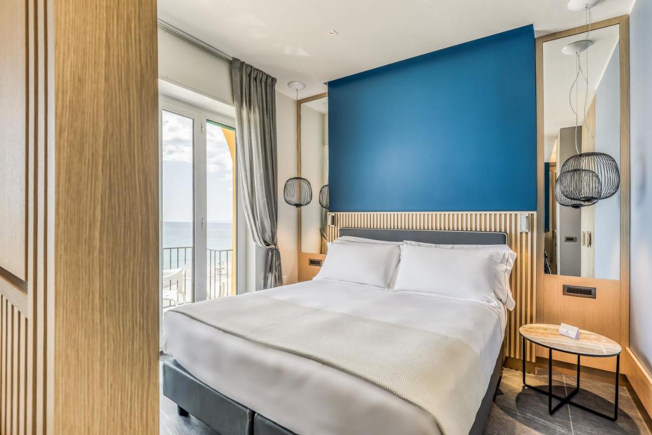 Hotel Albatros Varigotti Esterno foto