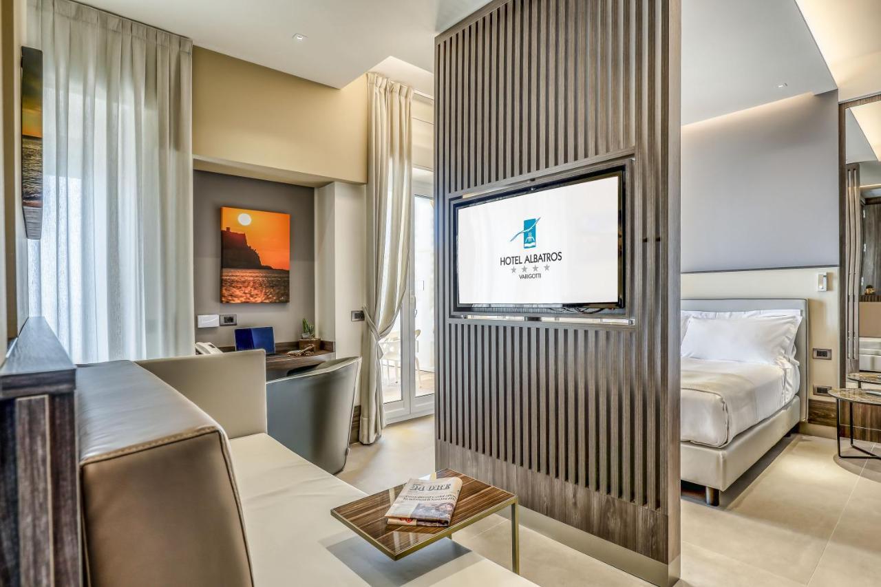 Hotel Albatros Varigotti Esterno foto