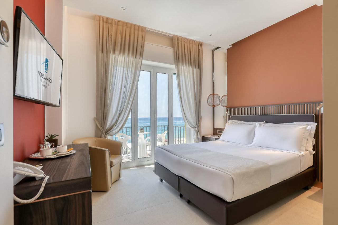 Hotel Albatros Varigotti Esterno foto