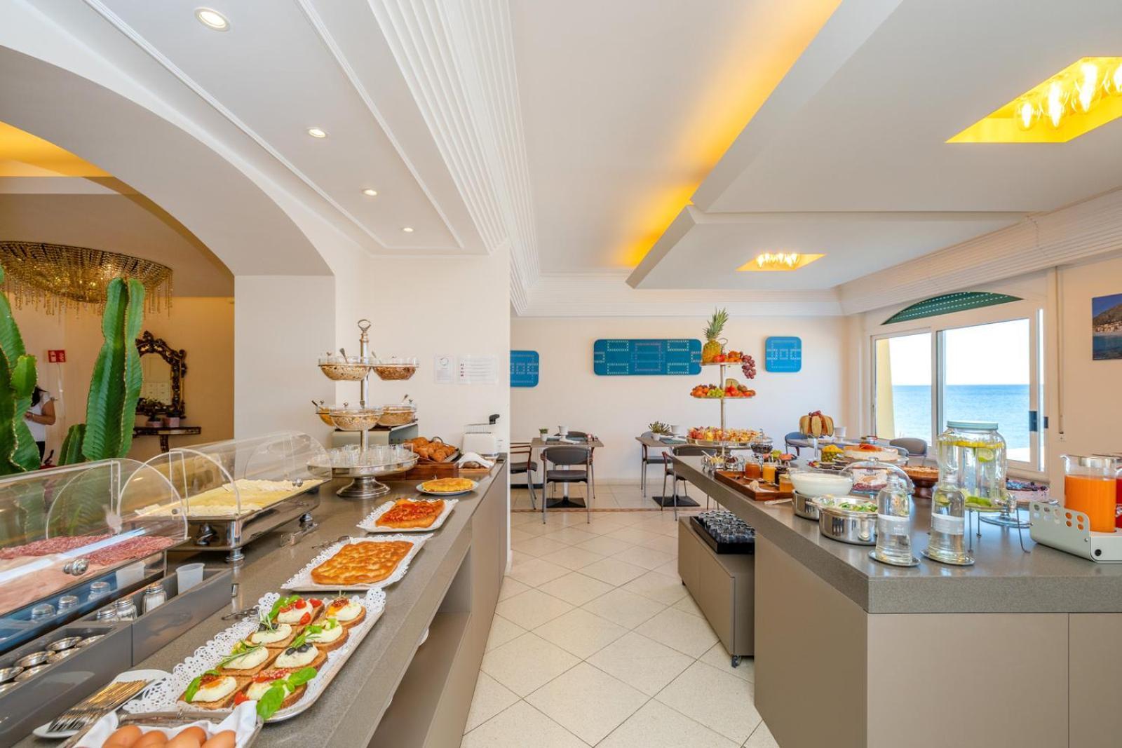 Hotel Albatros Varigotti Esterno foto