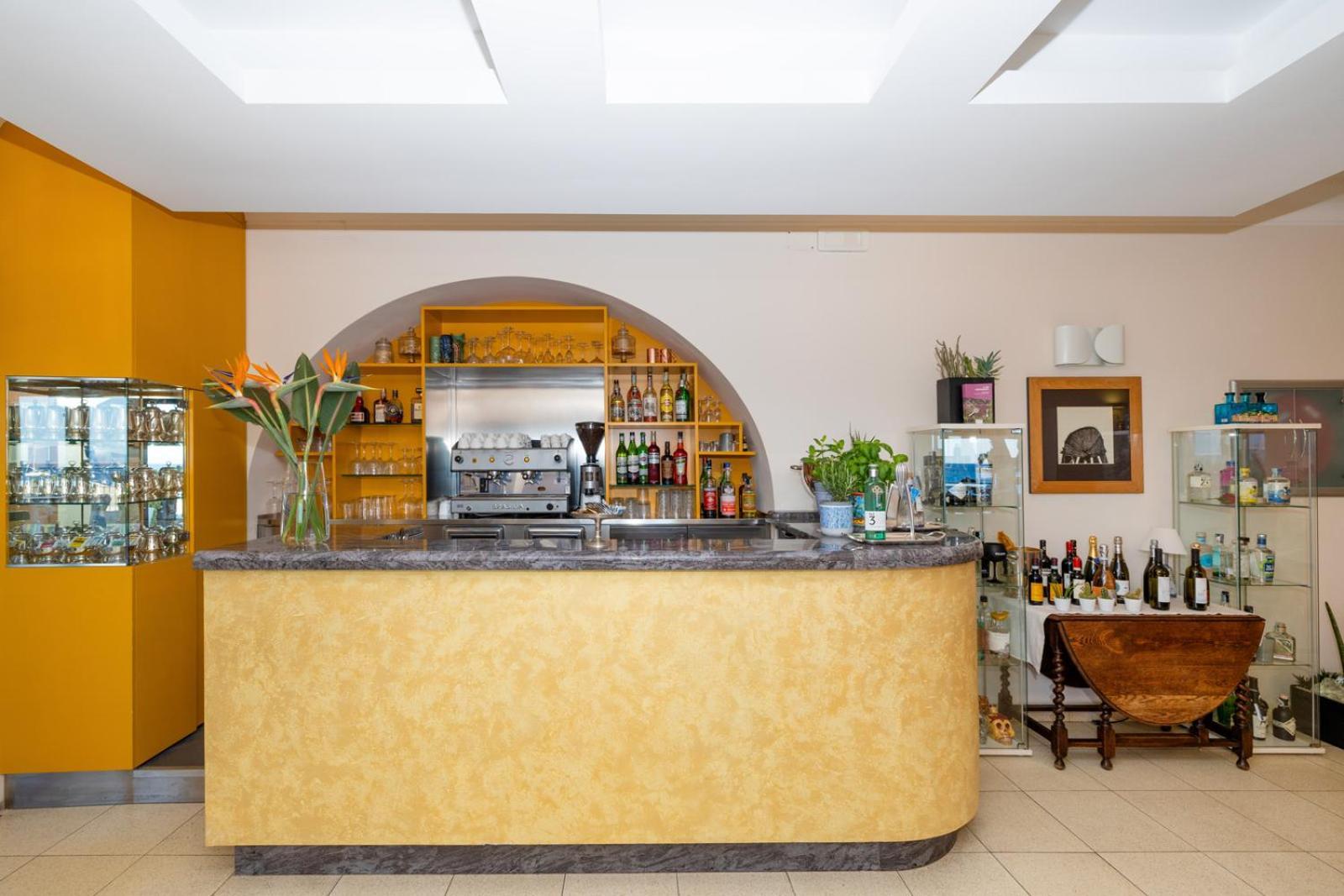 Hotel Albatros Varigotti Esterno foto
