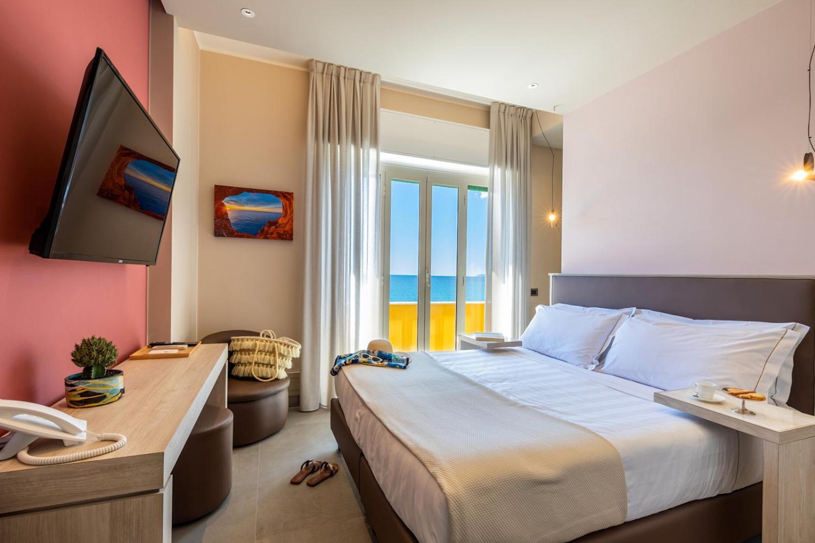 Hotel Albatros Varigotti Esterno foto