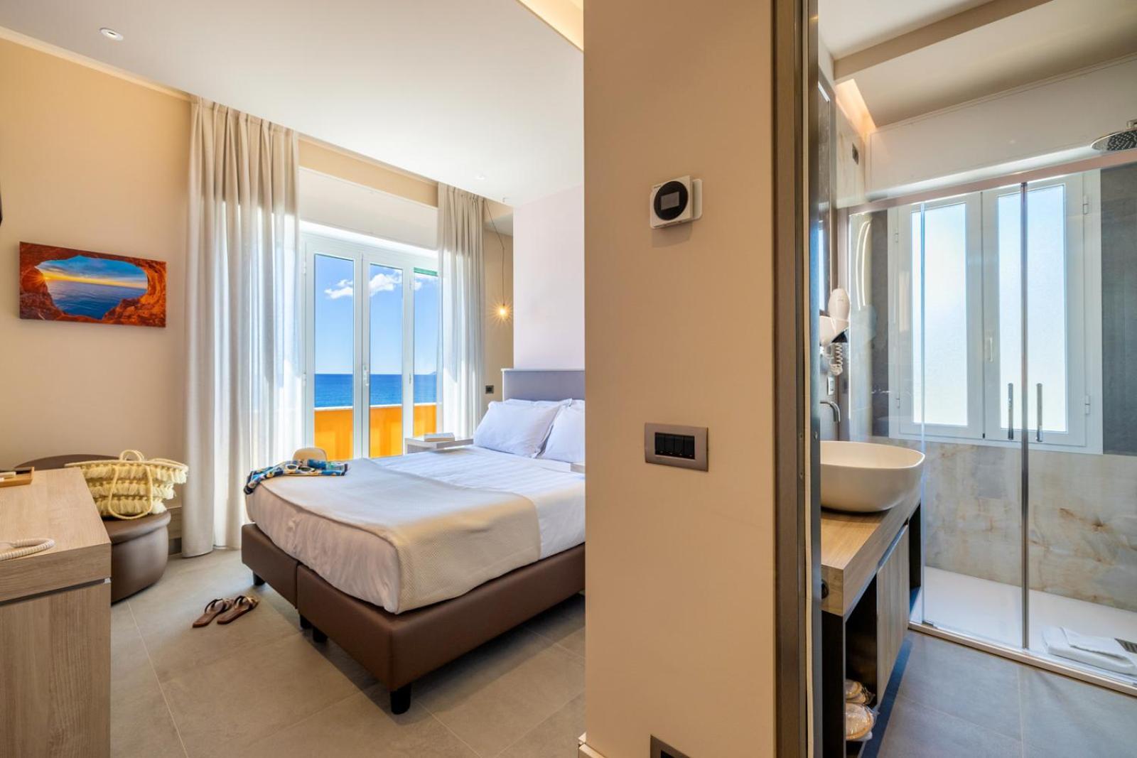 Hotel Albatros Varigotti Esterno foto